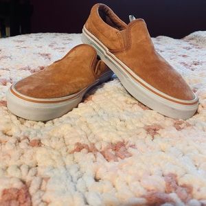 Never worn, revived as a gift and too small. US woman’s size 7